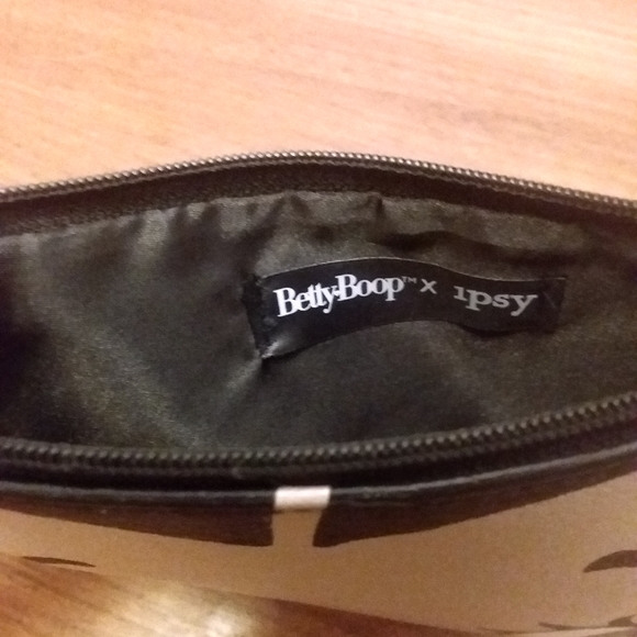 Betty Boop makeup mini tote - Picture 3 of 5